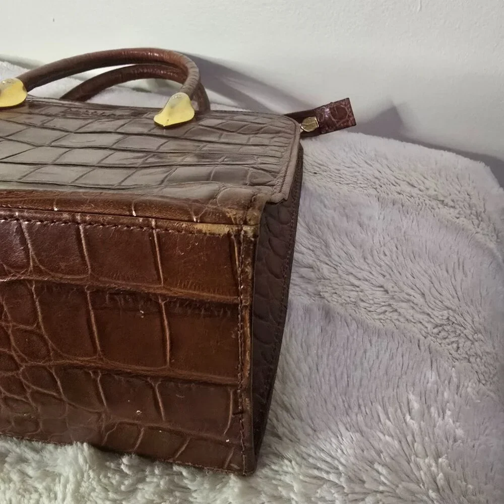 Vintage Bettina Leather Alligator Handbag - Picture 6 of 16